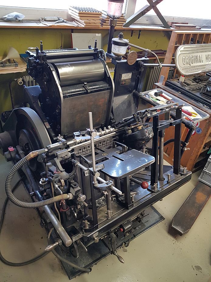 Die-cutters- automatic and handfed Heidelberg OHT-T