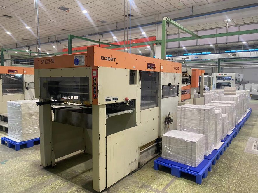 Die cutting Bobst SP 102-SE