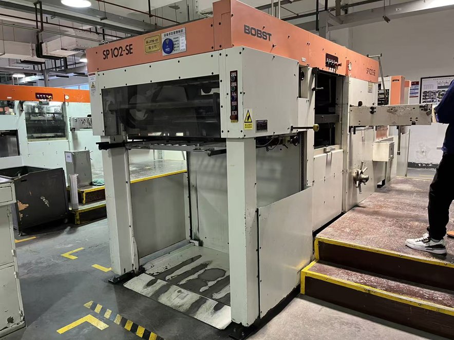 Die cutting Bobst SP 102-SE