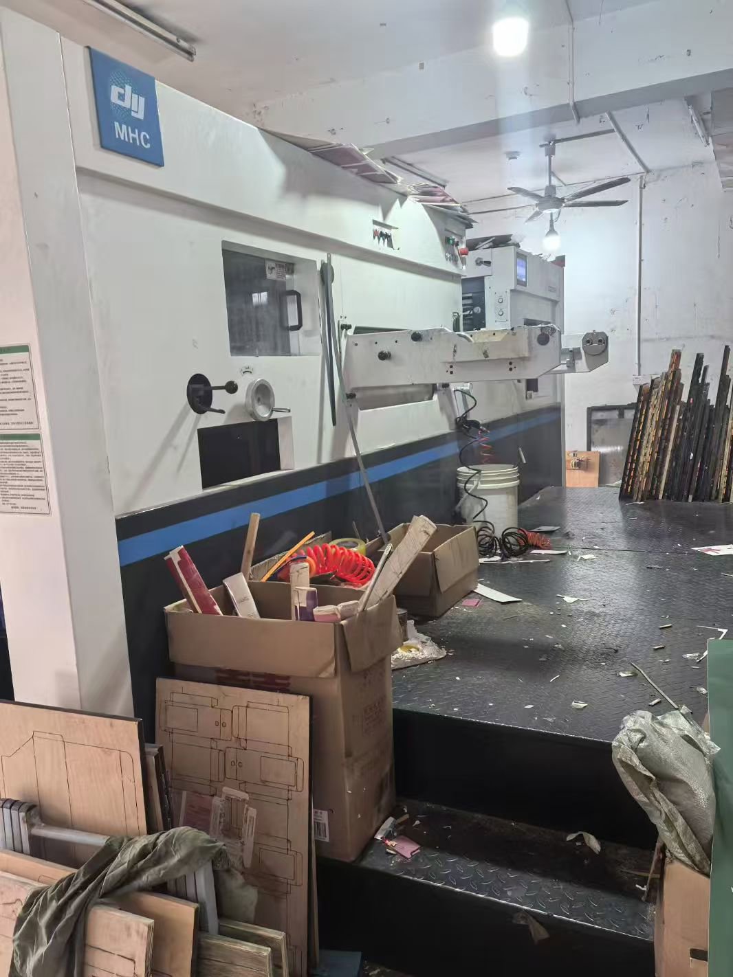 Die cutting DAYUAN MHC-1060