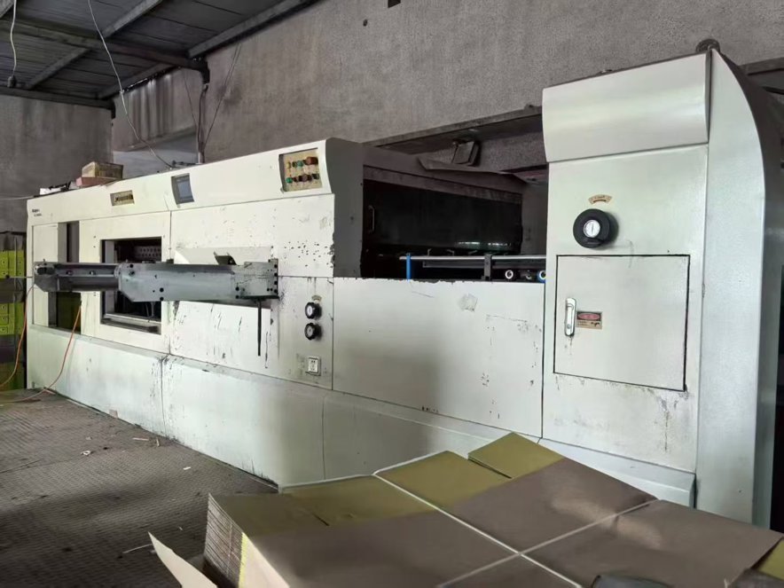 Die cutting DAYUAN MHC-1300BLC