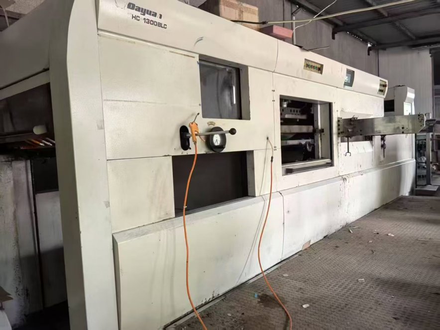 Die cutting DAYUAN MHC-1300BLC