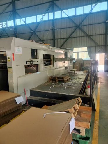 Die cutting DAYUAN MHC-1500EC