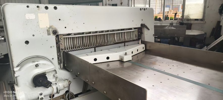 Die cutting Polar 137