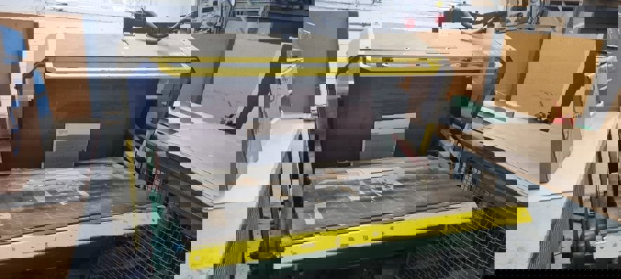 Die cutting Viking VK 1330 Hand-Fed Platen Die-Cutter