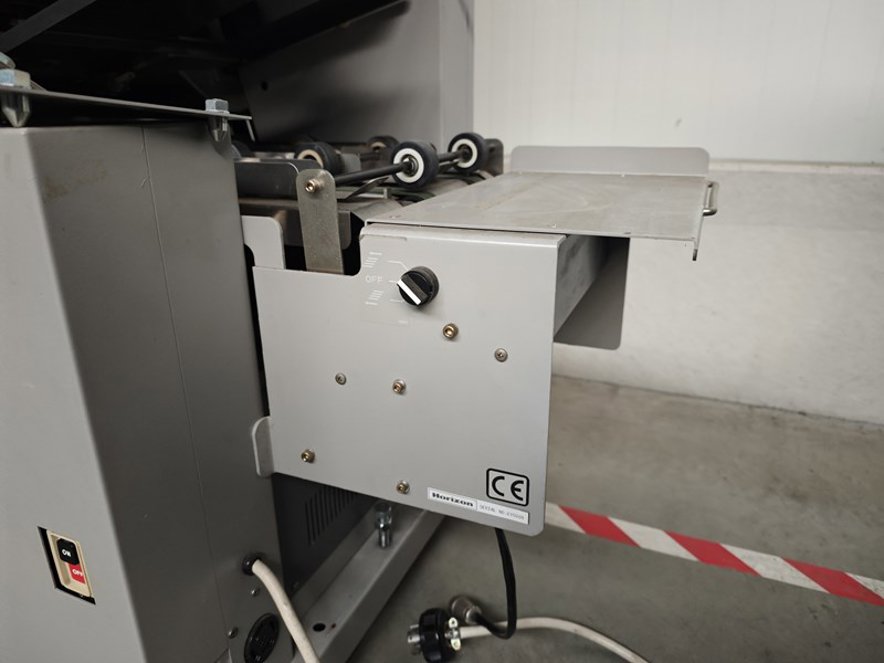 Gathering and collating Horizon MC-8 m