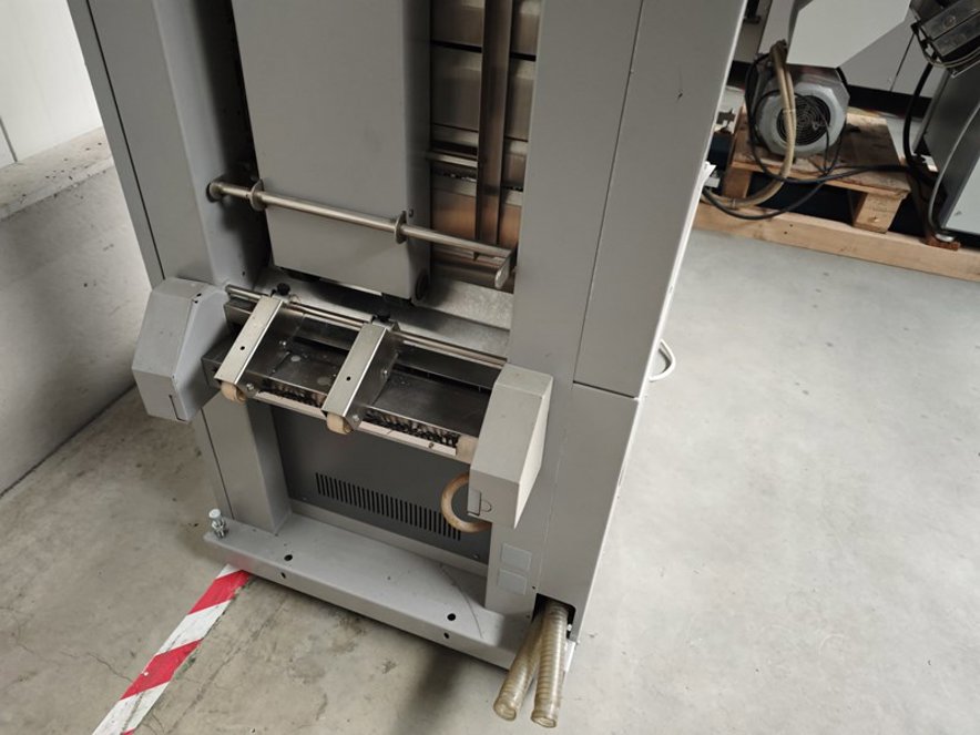 Gathering and collating Horizon MC-8 m