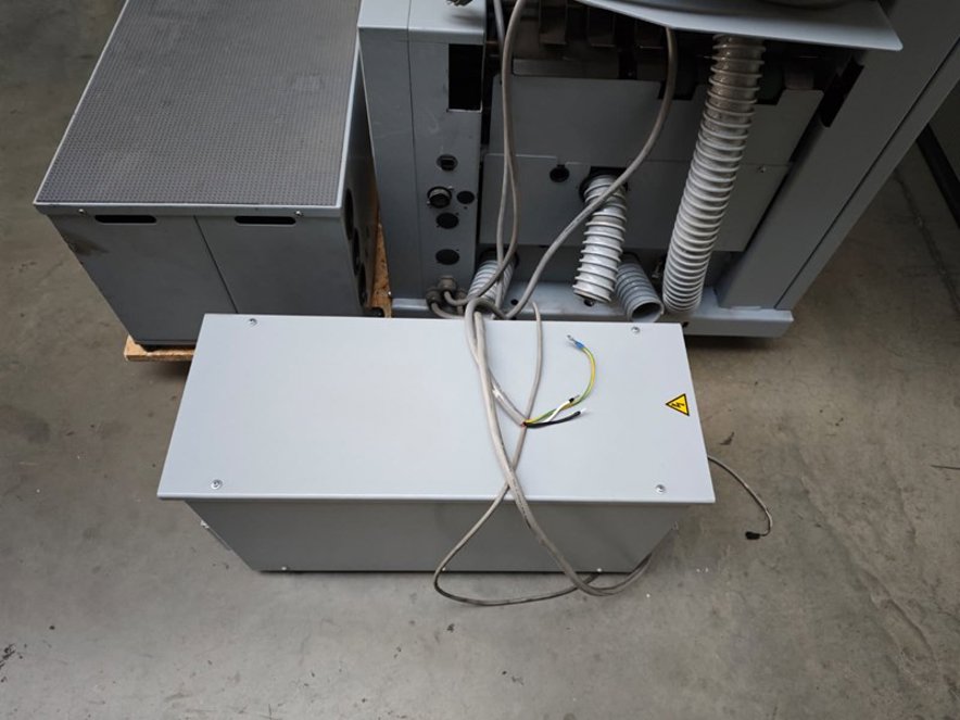 Gathering and collating Horizon VAC-100m