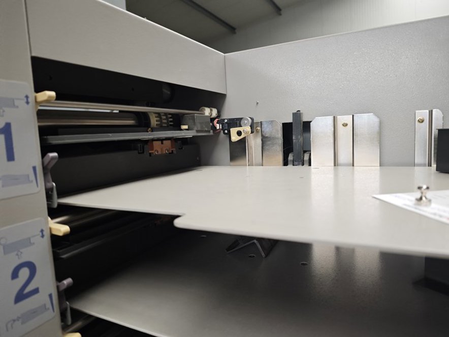 Gathering and collating Horizon VAC-100a