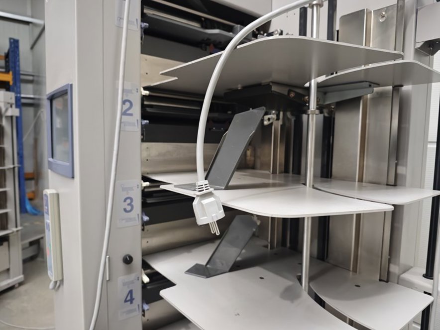 Gathering and collating Horizon  VAC-60