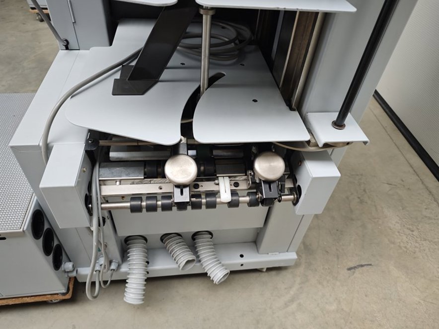 Gathering and collating Horizon VAC-60Hc