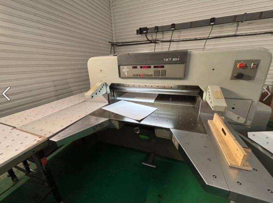 Guillotines Polar  137 EM