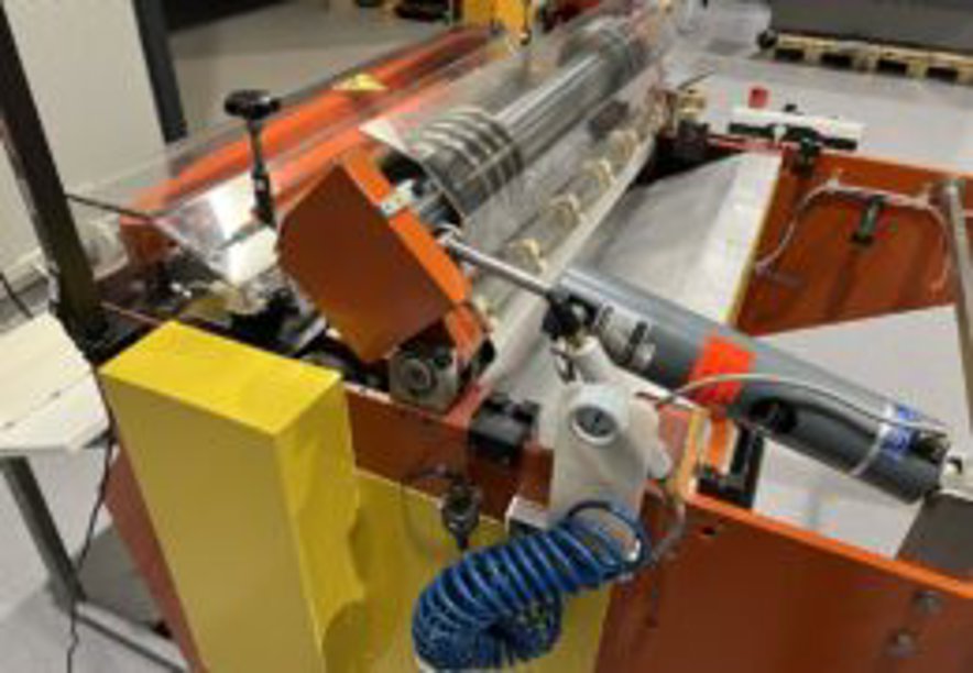 Guillotines Robust 800 roll-to-sheet formatting cutter