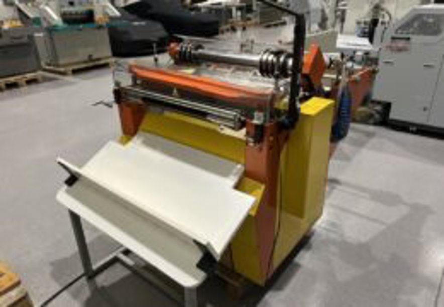 Guillotines Robust 800 roll-to-sheet formatting cutter