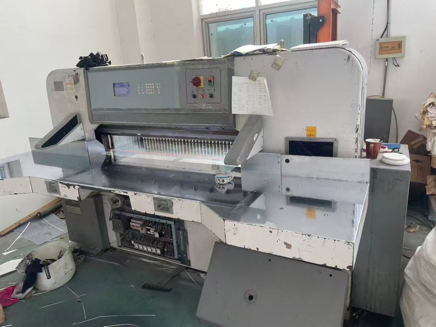 Paper/Sheet Cutting Machines  DAI`S 1300