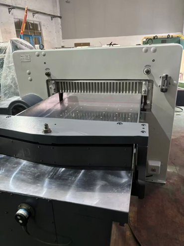 Paper/Sheet Cutting Machines DAI`S QZK1300MG10