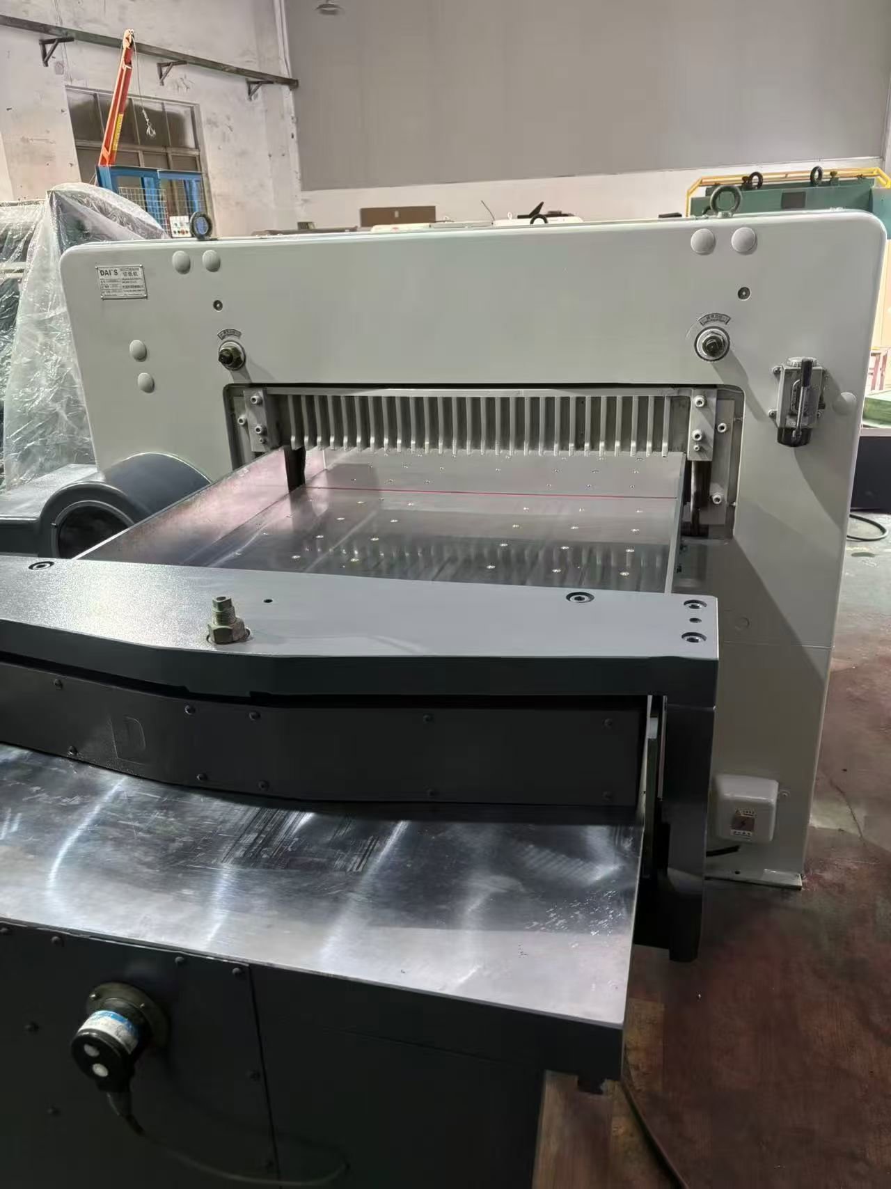 Paper/Sheet Cutting Machines  DAI`S QZK1300MG10