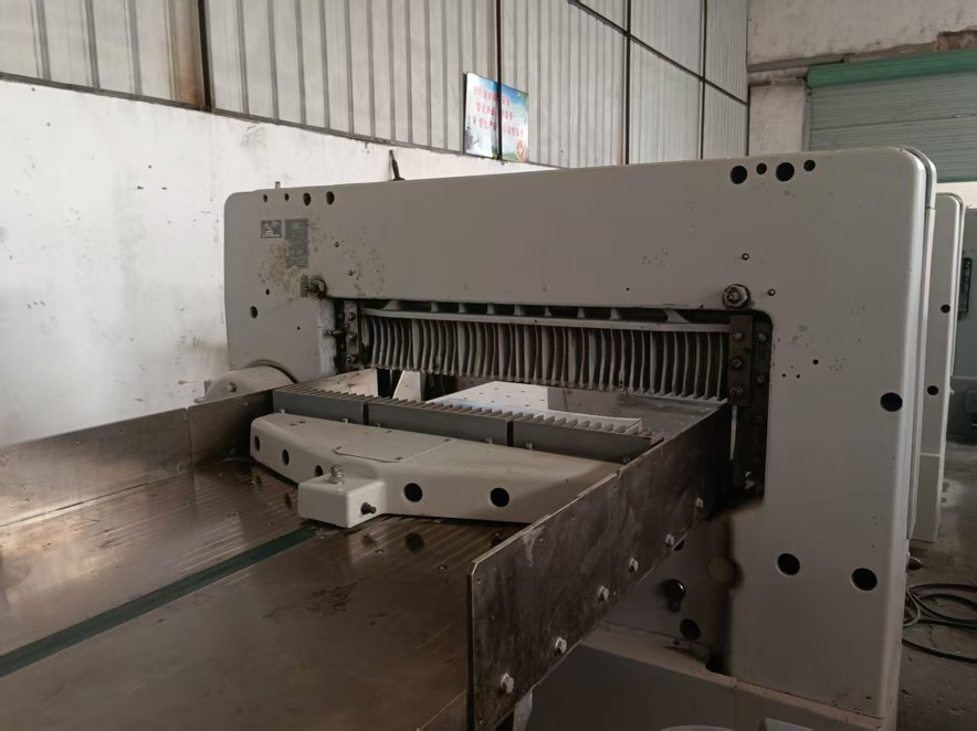 Paper/Sheet Cutting Machines Polar 115 C