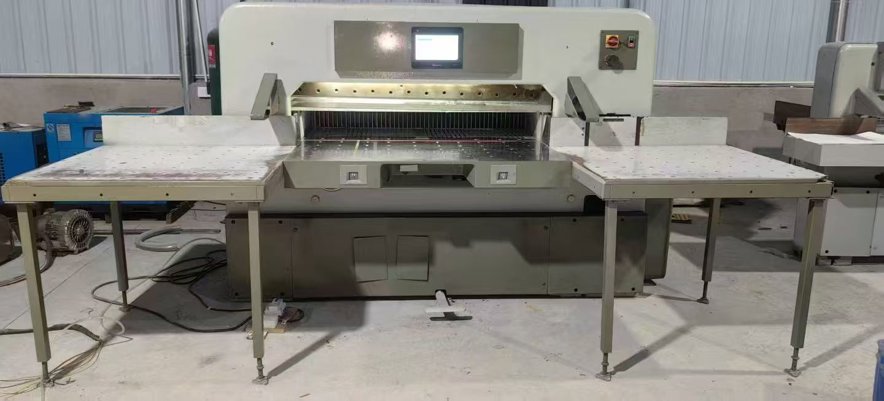 Paper/Sheet Cutting Machines Polar 137 EM