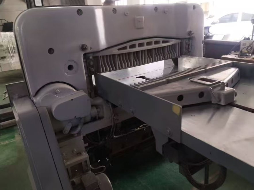 Paper/Sheet Cutting Machines Polar 92