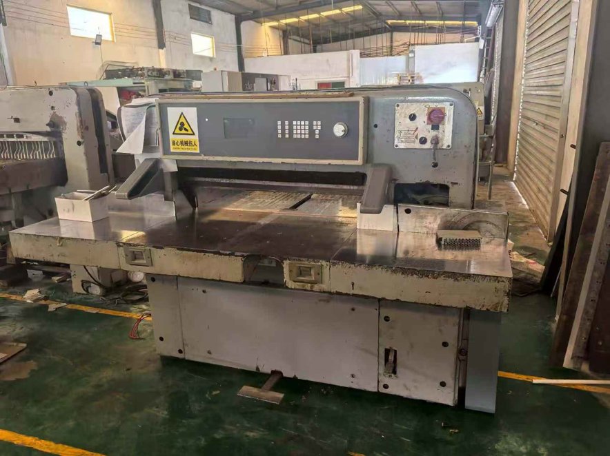 Paper/Sheet Cutting Machines Polar 92 CE