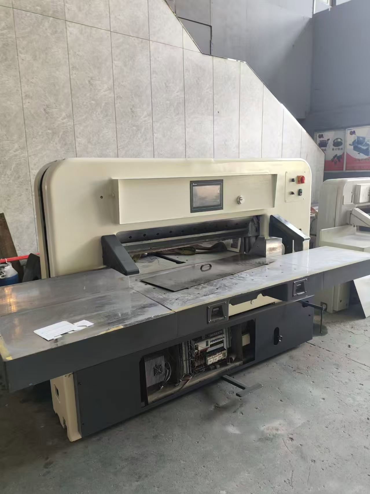 Paper/Sheet Cutting Machines Polar 92