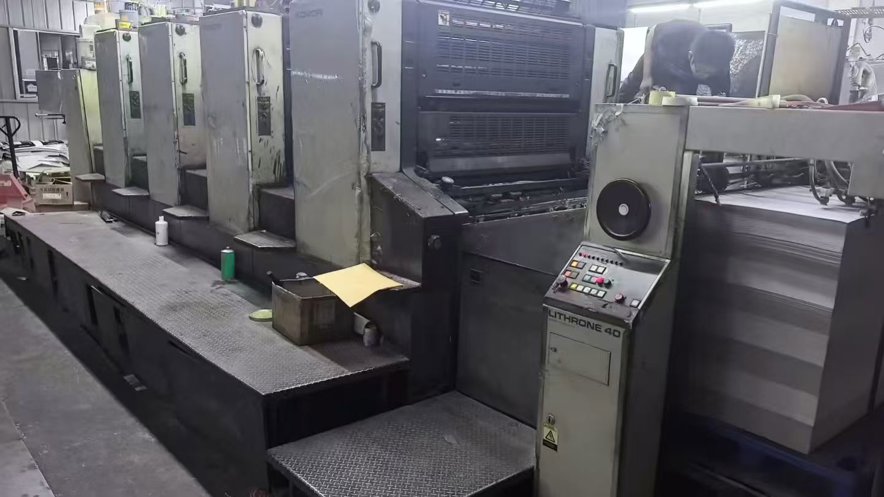 Sheet Fed / Offset Komori Lithrone L-440