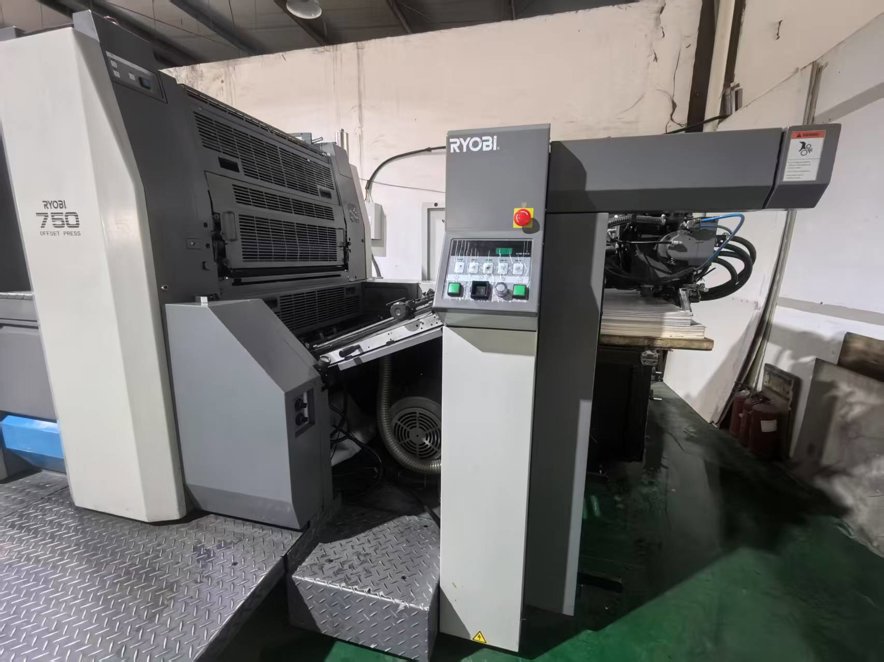 Sheet Fed / Offset Ryobi 752