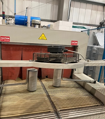 Wrapping machines Adpak Automatic Shrink Wrapper & BOGE C30 FD Compressor