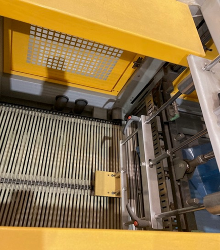 Wrapping machines Adpak Automatic Shrink Wrapper & BOGE C30 FD Compressor