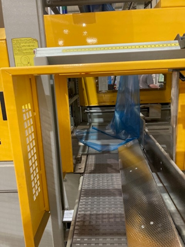 Wrapping machines Adpak Automatic Shrink Wrapper & BOGE C30 FD Compressor