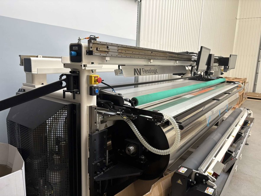 Die cutting AV Flexologic Samm Postprint 3500
