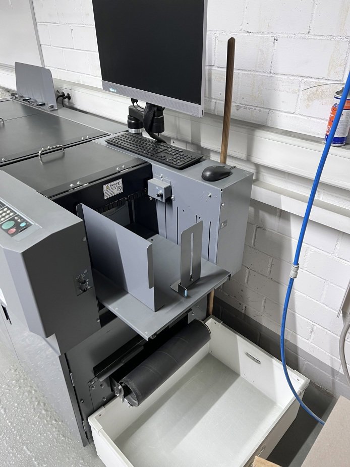 Die cutting Duplo DocuCutter DC 746