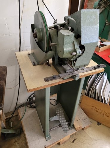 Eye letting machines Hang 103 LOKA