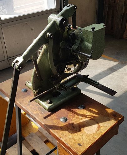 Eye letting machines Hang 103 SP