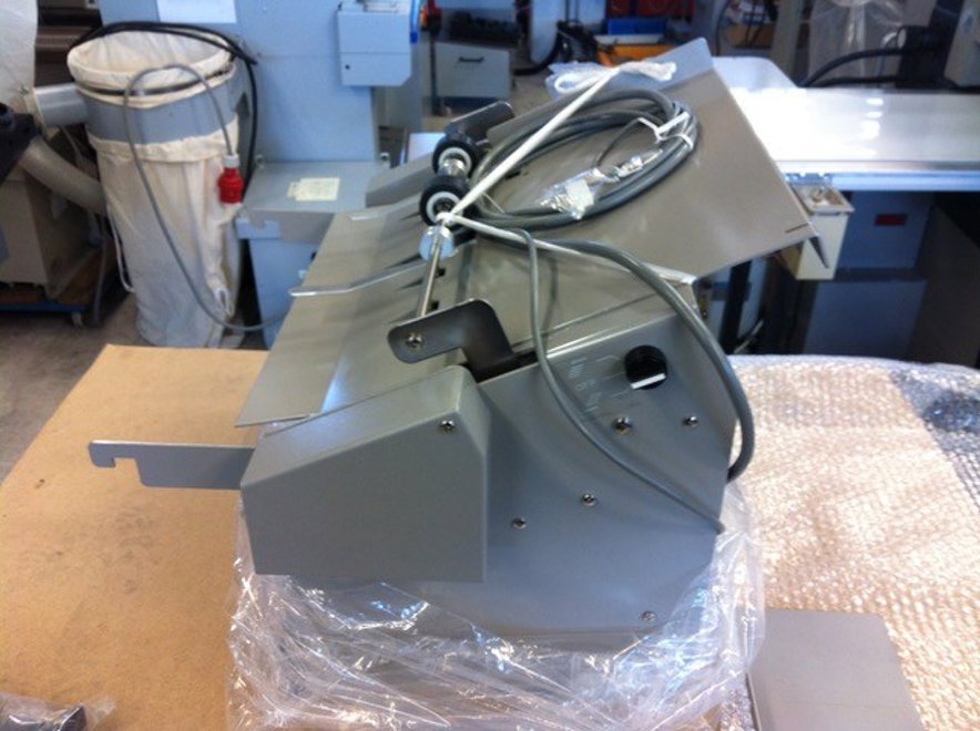 Gathering and collating Horizon HMU-100