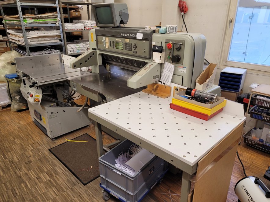 Guillotines Polar 92 EM-MON